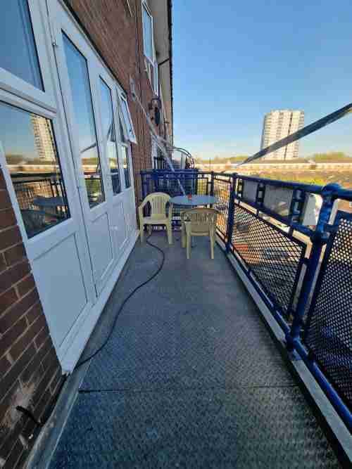 Large double room with balcony - Image 3